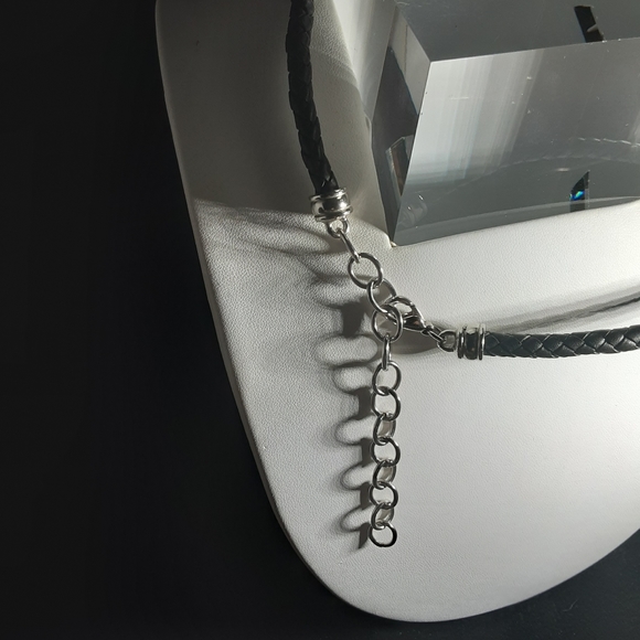 BLACK LEATHER HEART NECKLACE/CHOKER - Picture 3 of 3